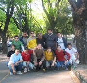 Grupal en la vereda (12,05 KB/51,71 KB)