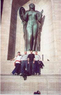 Monumento a la Bandera (11606 bytes)